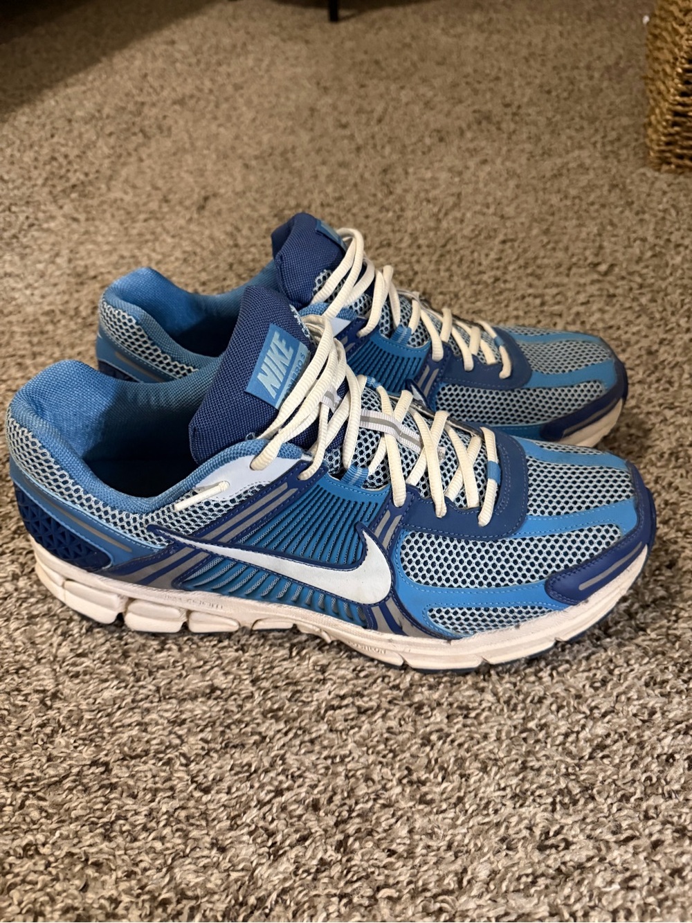 Nike Vomero 5 size 14